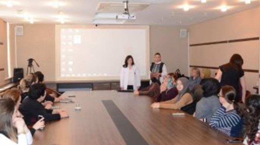 Kartepe&rsquo;de Kadın Hastalıkları Konuşuldu