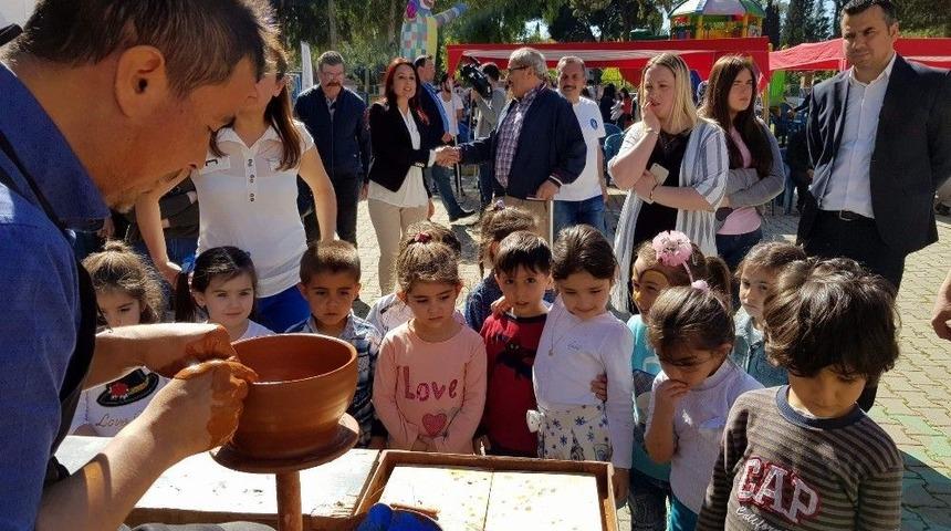 Otizmli &Ccedil;ocuklar Farkındalık Şenliğinde Buluştu