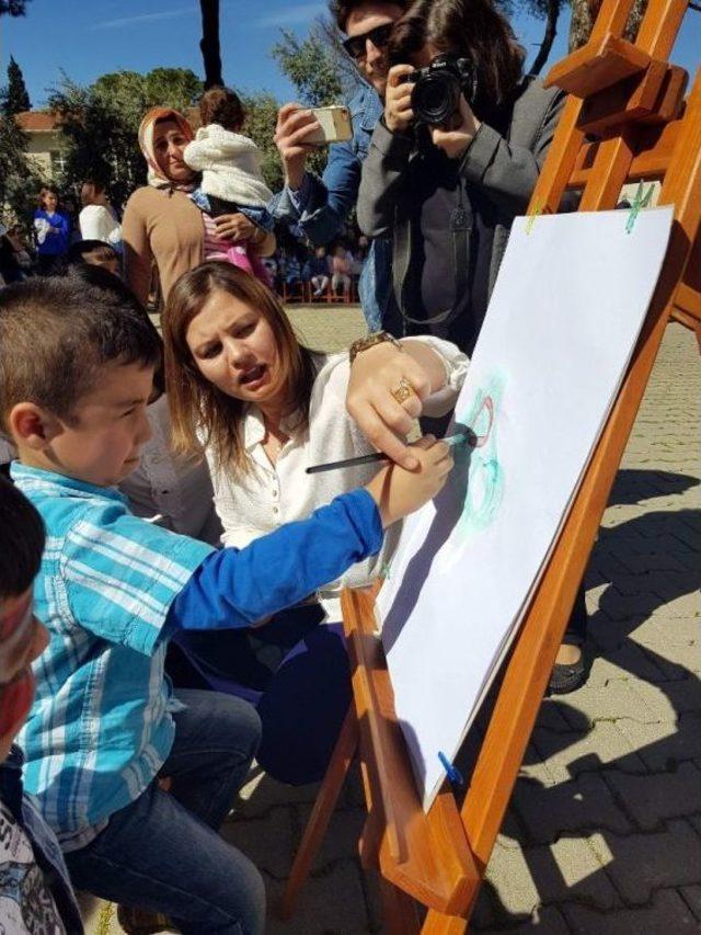 Otizmli Çocuklar Farkındalık Şenliğinde Buluştu