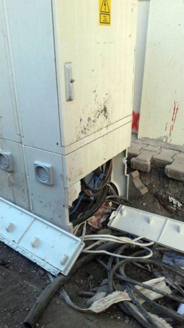 Viranşehir’de Kaçak Elektriği Önleyen 55 Pano Tahrip Edildi