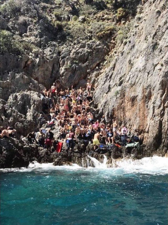 71 Öğrenciyi Taşıyan Teknenin Batma Nedeni Araştırılıyor