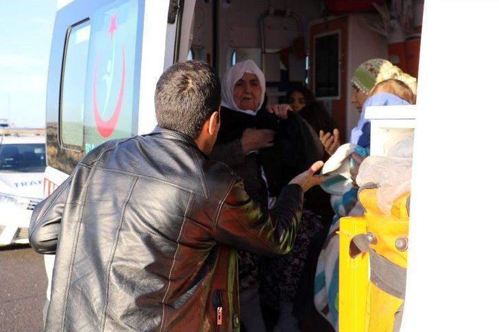 Yolcu Otobüsü Şarampole Uçtu: 15 Yaralı G5