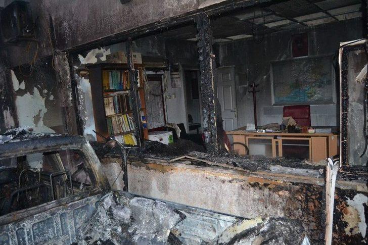 Karayolları Şefliğindeki Yangın Söndürüldü G4