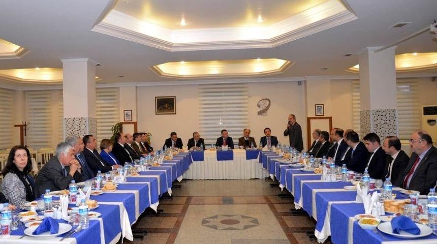 Vali Yardımcısı Kahveci&rsquo;ye Veda Yemeği