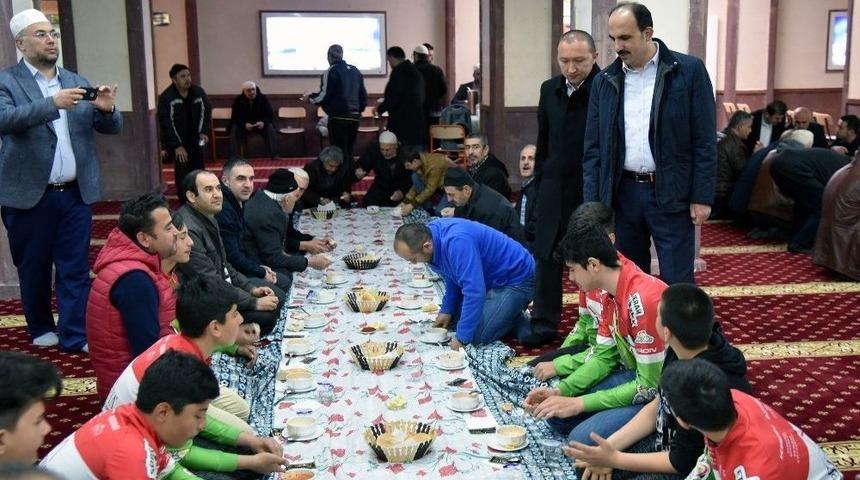 Altay: &ldquo;camilerimiz Asli Vazifelerine D&ouml;n&uuml;yor&rdquo;