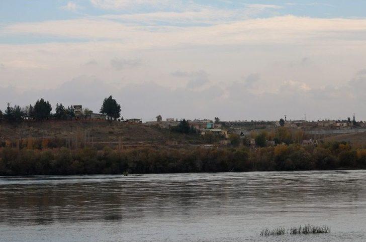 Ypg, Fırat Kıyısında Karakollar Kurdu G2