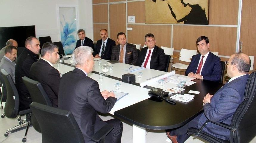 Bitlis&rsquo;te Karla M&uuml;cadele Toplantısı