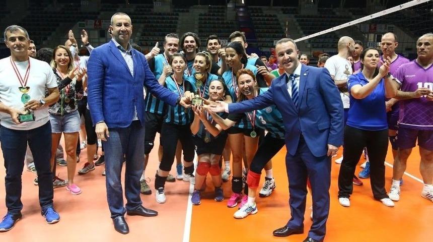 Voleybol Hakemleri Ve G&ouml;zlemcileri Derneği Federasyonu Turnuvası Sona Erdi
