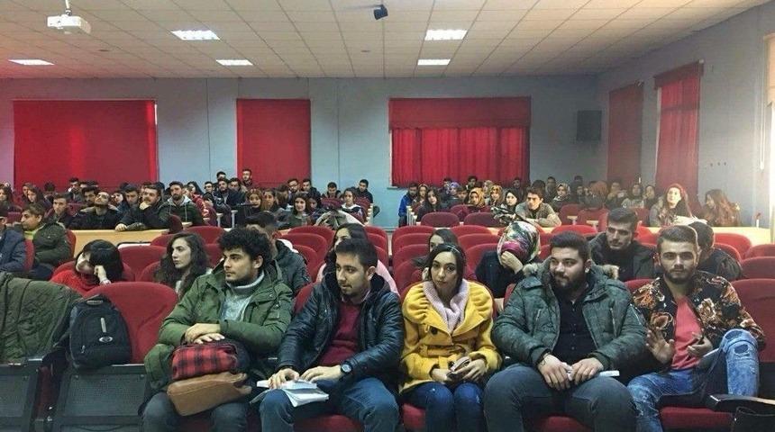 Şaphane Meslek Y&uuml;ksekokulu&rsquo;nda &rsquo;dilimiz Kimliğimizdir&rsquo; Konulu Konferans