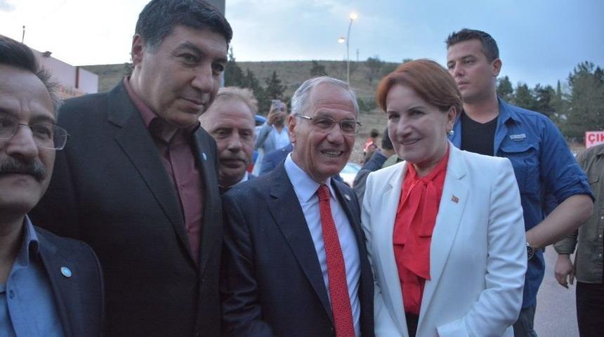 Meral Akşener Dinar&rsquo;da Vatandaşlarla İftar Yaptı