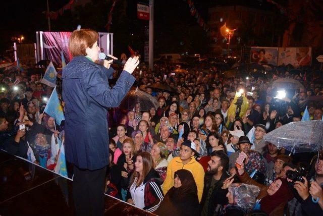 Meral Akşener Dinar’da Vatandaşlarla İftar Yaptı