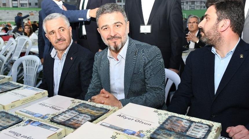 Esenyurt&rsquo;ta D&uuml;zenlenen İftara Ulaştırma, Denizcilik Ve Haberleşme Bakanı Ahmet Arslan Katıldı