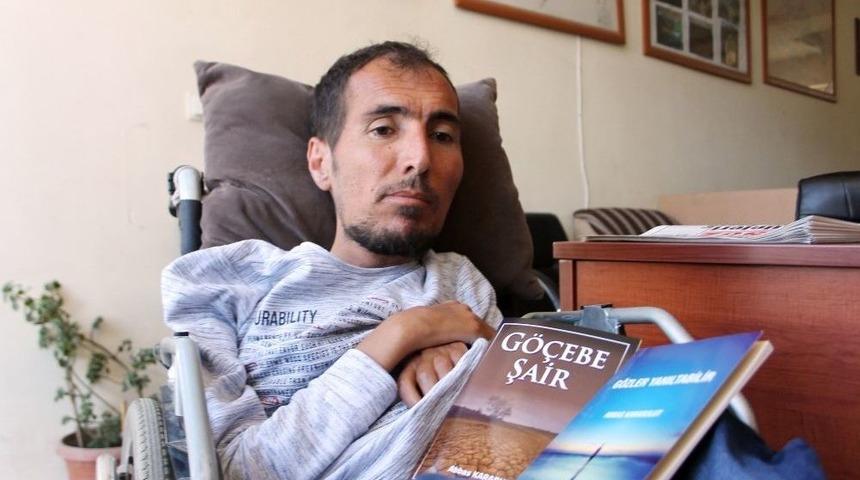Yüzde 90 Engelli Olmasına Rağmen 1’i İngilizce 12 Kitap Yazdı