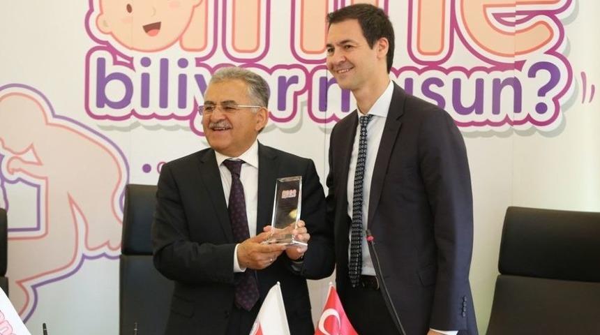 B&uuml;y&uuml;kkılı&ccedil;, "sosyal Belediyecilik Projelerine &Ouml;nc&uuml;l&uuml;k Ediyoruz"