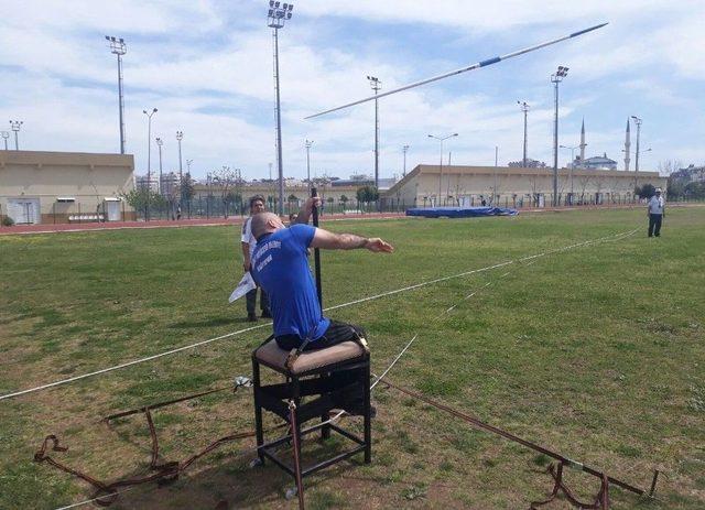 Kağıtsporlu Şahin, Gülle’de Türkiye Rekoru Kırdı