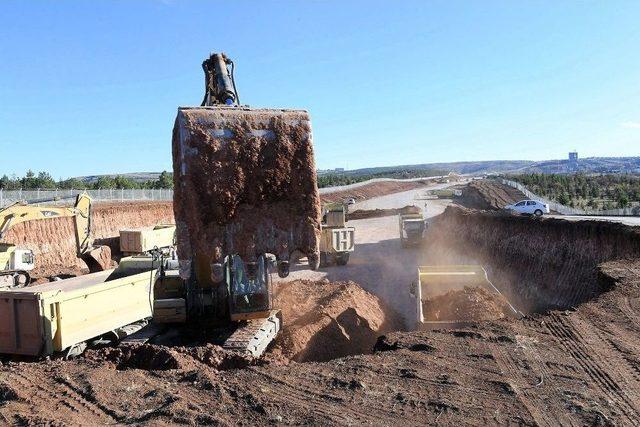 Odtü Yolu’nda Çalışmalar Hızla Sürüyor