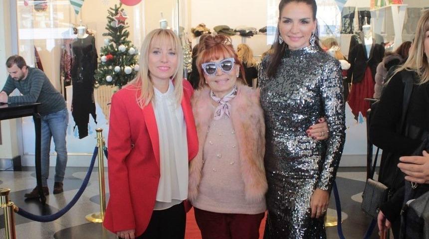 Akel İmzası İzmir&rsquo;de