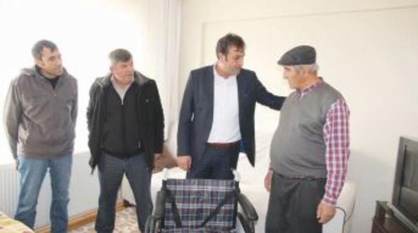 Sungurlu Belediyesi Tekerlekli Sandalye Hediye Etti