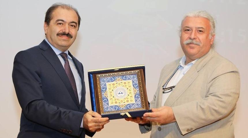 Er&uuml;&rsquo;de &ldquo;alman Anayasasında Din Ve Vicdan &Ouml;zg&uuml;rl&uuml;ğ&uuml;&rdquo; Konulu Konferans D&uuml;zenlendi