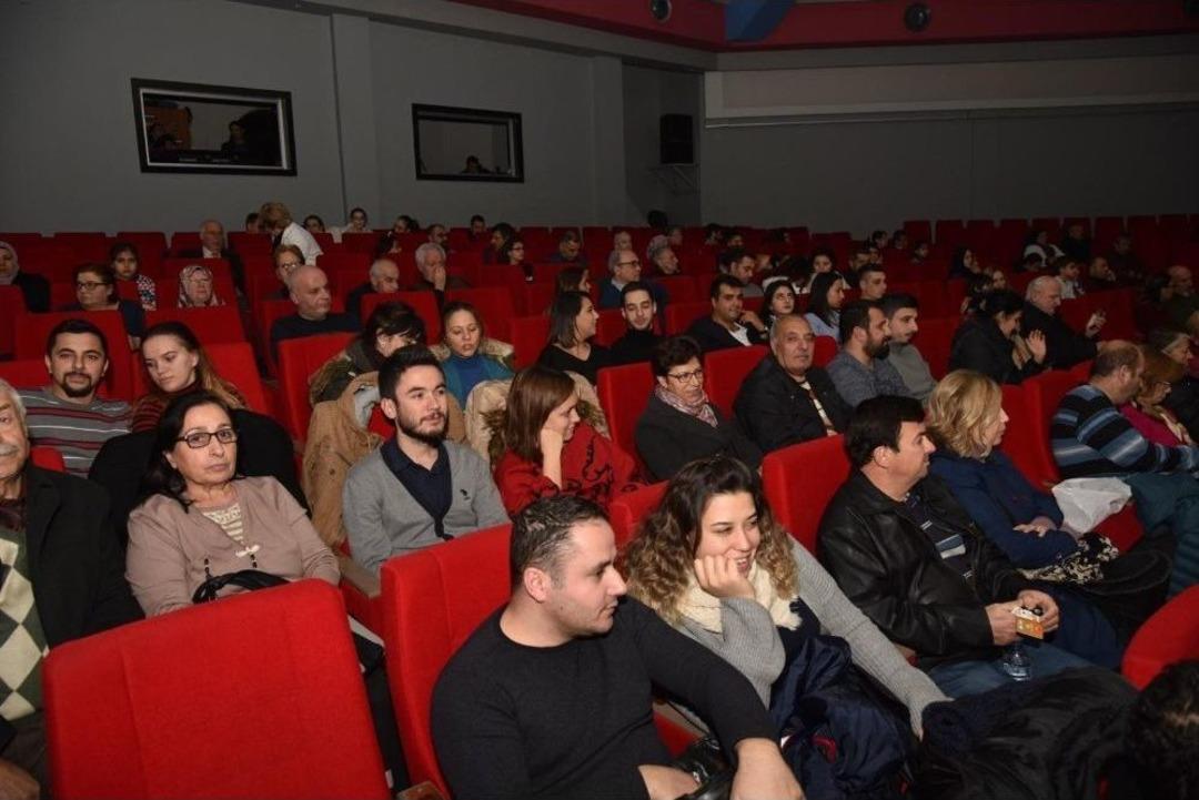 Engelliler İ&ccedil;in Sahne Aldılar