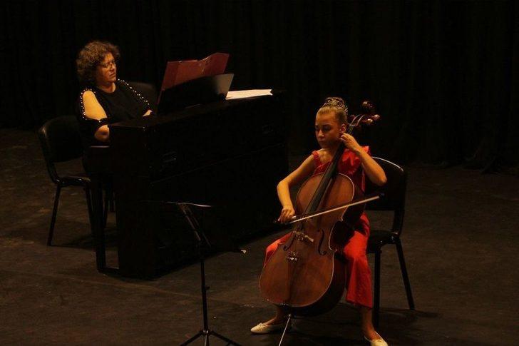 Ortaokullu Konservatuvar Öğrencilerinden Dönem Sonu Konseri G4