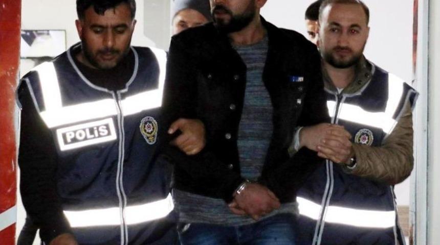 Girdiği Evde Bir Kişiyi Silahla Yaralayan Hırsız Yakalandı