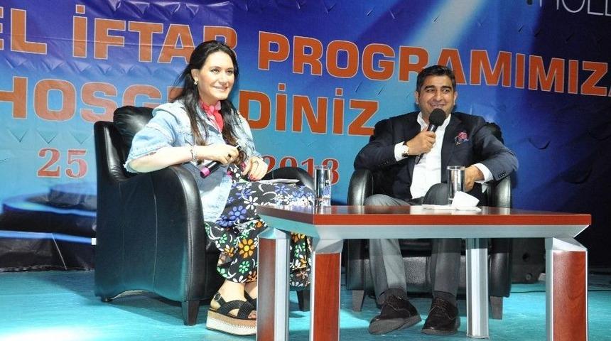 Sbk Holding Ailesi, İftarda &Ouml;ğrencilerle Bir Araya Geldi