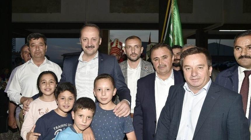 İftar Sofraları Bu Kez Kıbrıs Mahallesi&rsquo;nde Kuruldu