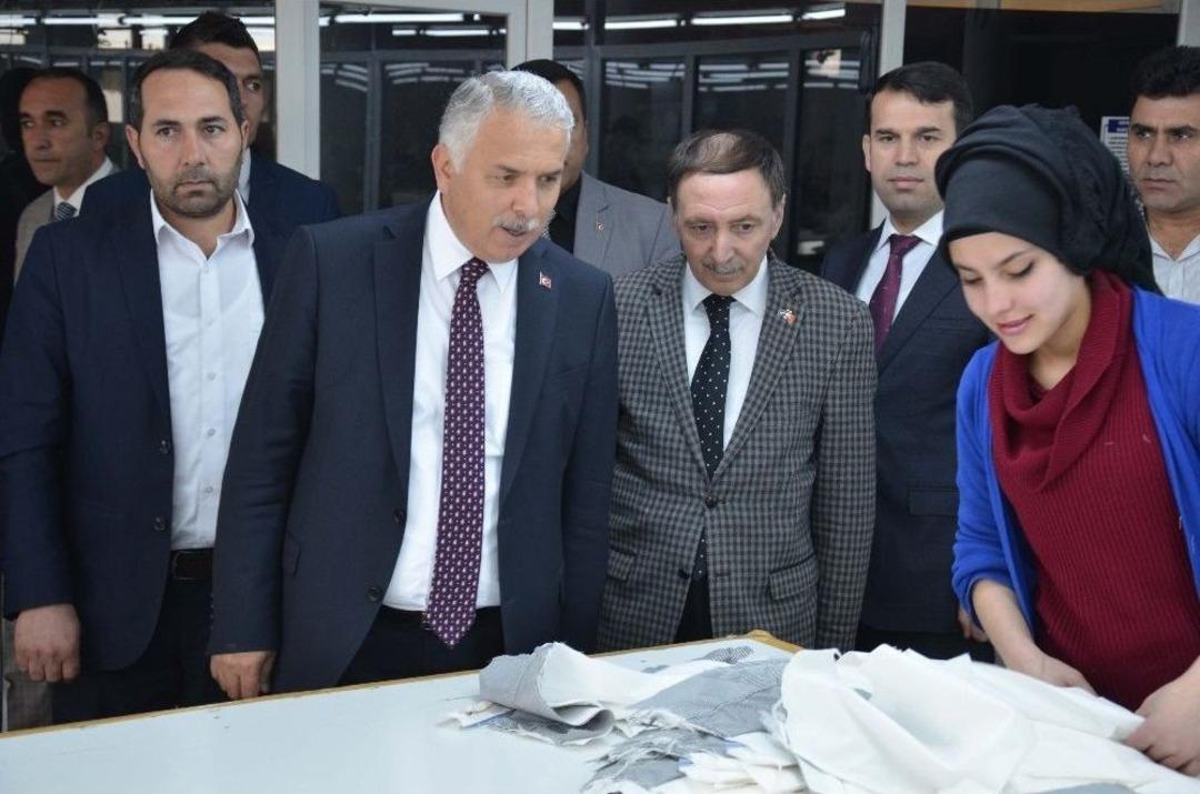 Muş Valisi Yıldırım, &Uuml;retim İşletmelerini İnceledi