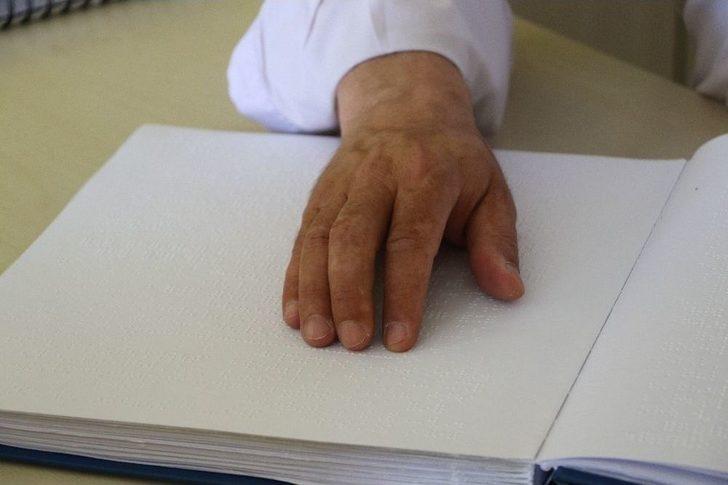 Mersin’de 2 Günde Kur’an Öğrenen Görme Engelli, İsteyenlere Kur’an Öğretiyor G4