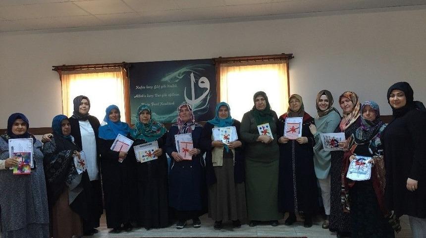 Başiskele&rsquo;deki Okuma-yazma Kursu İlk Mezunlarını Verdi