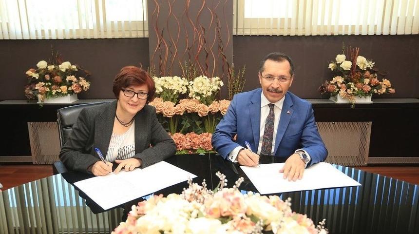 Pa&uuml; Otizm Dostu Olan İlk &Uuml;niversite Oldu