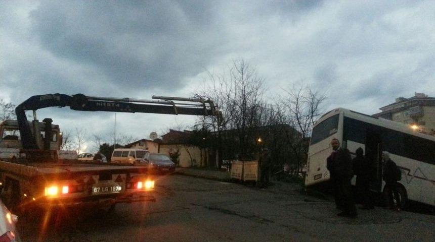 Midib&uuml;s Kaldırıma &Ccedil;ıktı