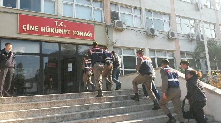 Aydın&rsquo;da Kiralık Ara&ccedil;la Zeytin &Ccedil;alan 3 Kişi Milas&rsquo;ta Yakalandı