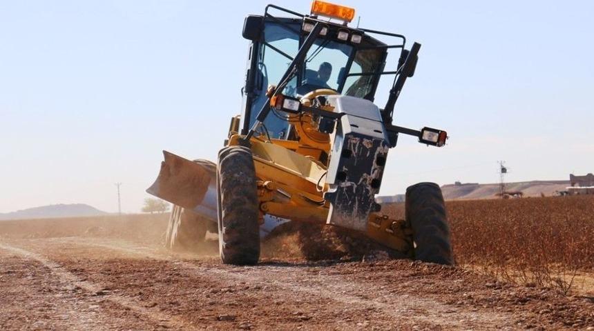 Ak&ccedil;akale&rsquo;de Yol Yapım &Ccedil;alışmaları Devam Ediyor