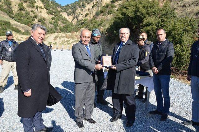 Yeni Poligonda İlk Atışı Vali Köşger Yaptı 2