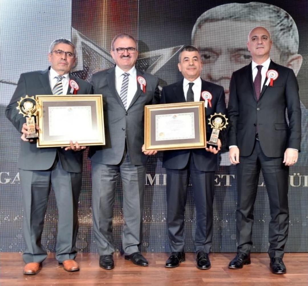 Aosb Başarılı Sanayicileri &Ouml;d&uuml;llendirdi