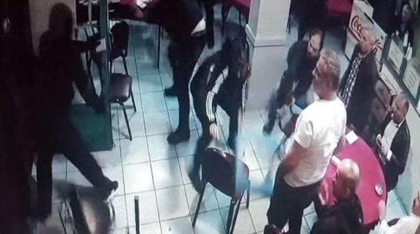 Kahvehaneye Saldıran Maskeli Saldırganlara Sandalyeli Direniş