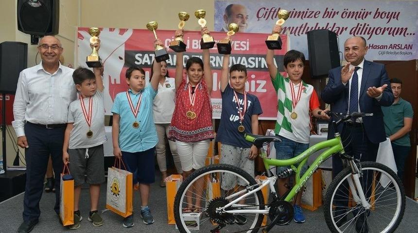 &Ccedil;iğli&rsquo;de Satran&ccedil; Heyecanı