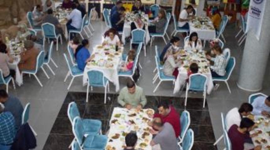 Yeni Hamle Eğitim Kurumlarından Geleneksel İftar Programı