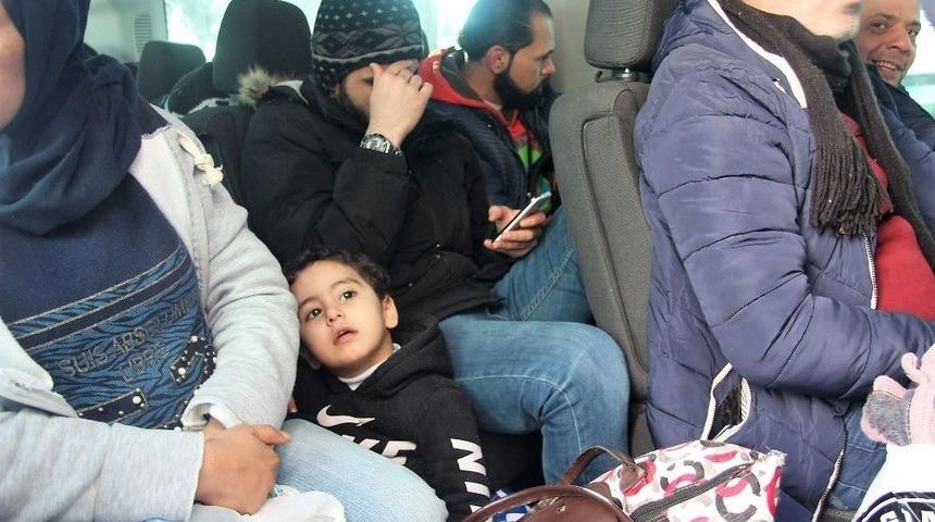 Hamile Kadınında Bulunduğu Ka&ccedil;ak G&ouml;&ccedil;menler Yakalandı