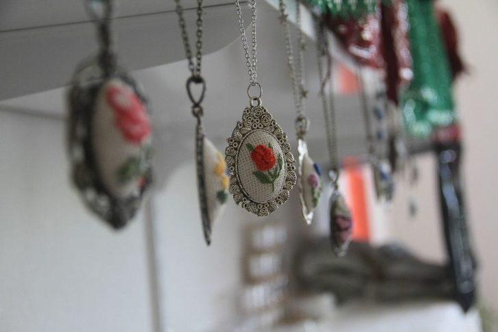 Kadınlar Hem Geleneklerini Yaşatıyor, Hem Ekonomilerine Katkı Sağlıyor G3