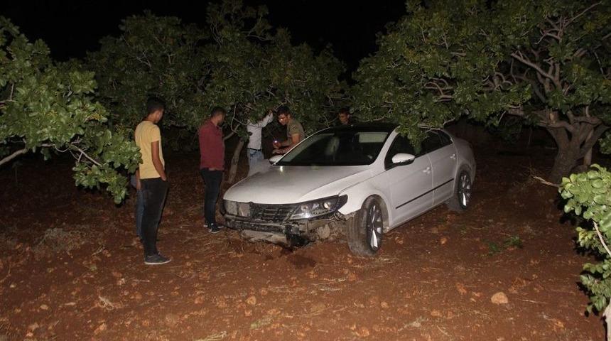 Otomobil Tarlaya Uçtu: 2 Yaralı