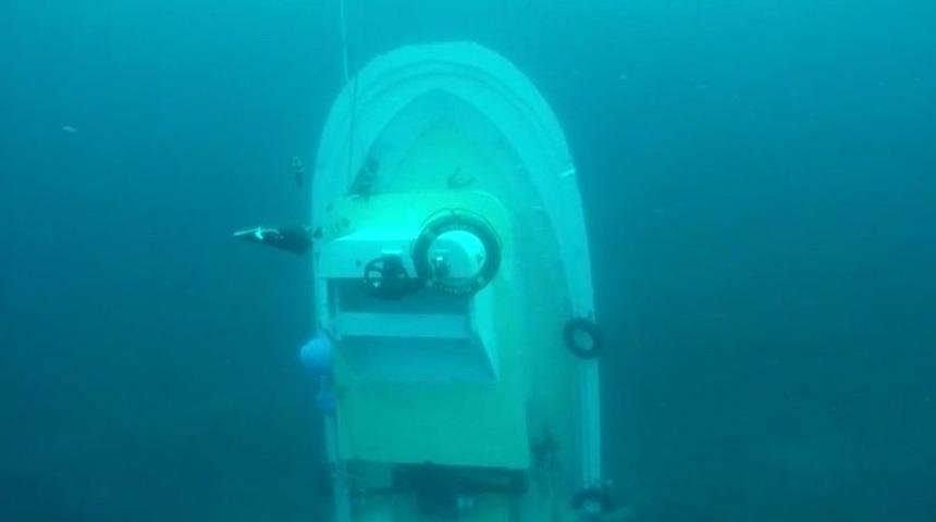 (özel Haber) Alabora Olarak Batan Ve Dört Balıkçının Kayıp Olduğu Belinay Teknesi Su Altında Bulunarak Böyle Görüntülendi