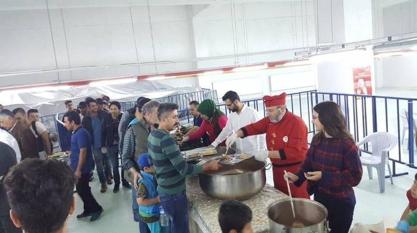 Nissara Avm İftar Çadırında Bin Kişiye Yemek Verdi