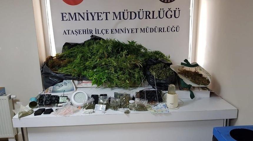 Uyuşturucuyu İ&ccedil;mek İ&ccedil;in &Uuml;retmiş