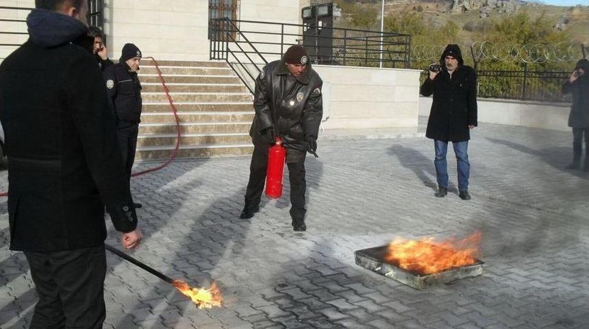Emniyet M&uuml;d&uuml;rl&uuml;ğ&uuml;&rsquo;nde Yangın Ve Sivil Savunma Tatbikatı Yapıldı