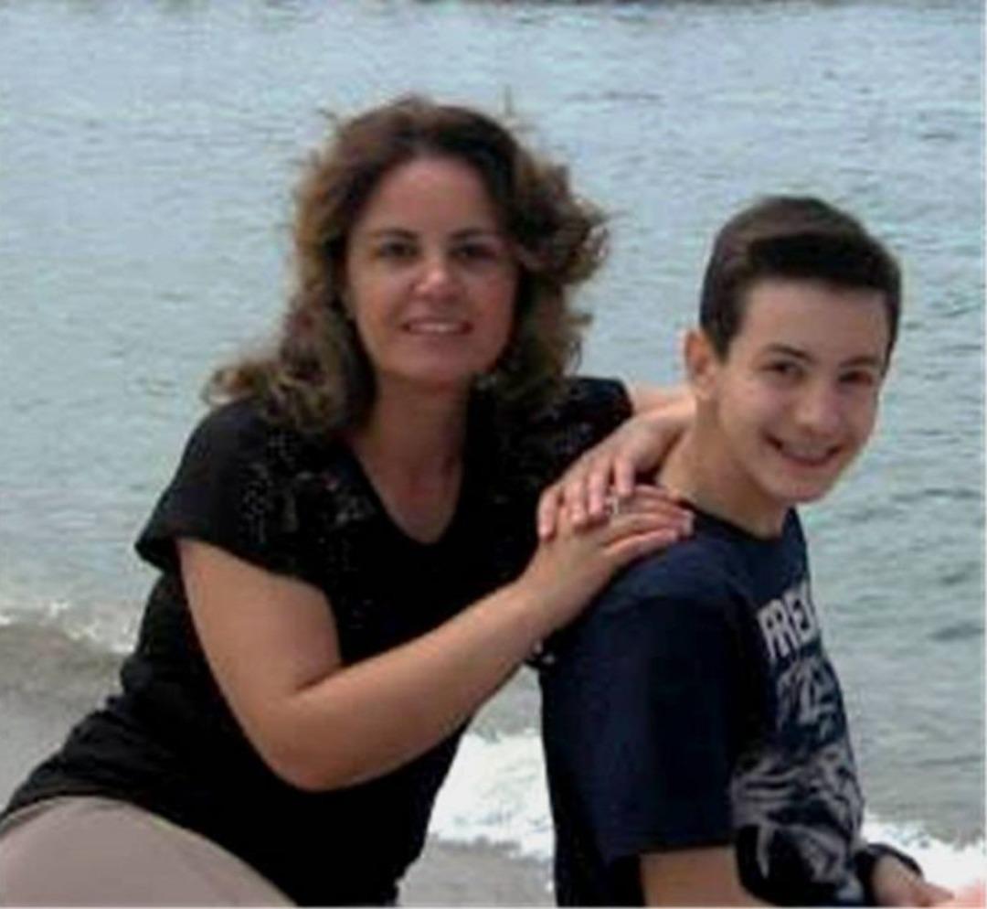 Aile İ&ccedil;i Şiddet Mağduru Gen&ccedil; Babasının Beylik Silahıyla Dehşet Sa&ccedil;tı: 3 &Ouml;l&uuml;