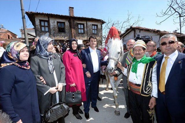 Bursa’da Ünlü Sanatçılarla Fetih Şenliği Ve Tarihi Buluşmaya Davet