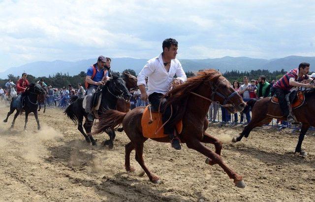 Bursa’da Ünlü Sanatçılarla Fetih Şenliği Ve Tarihi Buluşmaya Davet